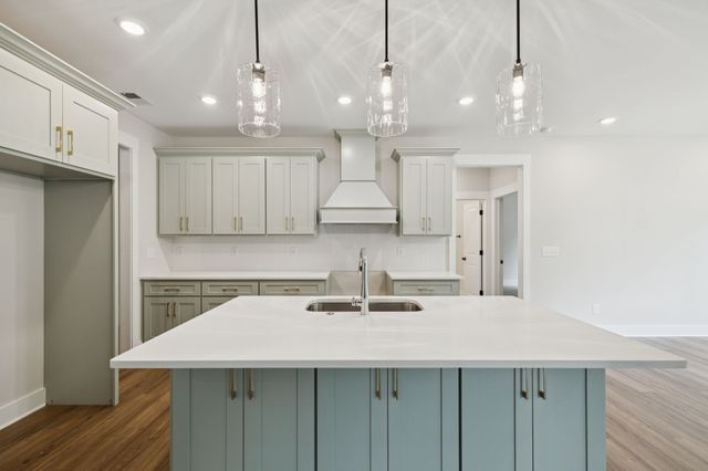 330 Thoroughbred Ln, Hartsville, TN 37074