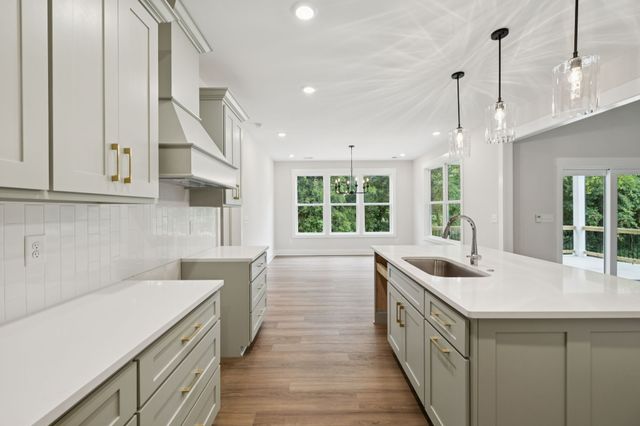 330 Thoroughbred Ln, Hartsville, TN 37074