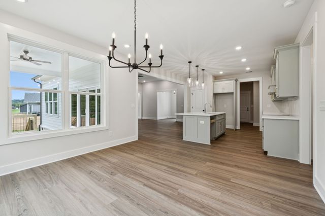 330 Thoroughbred Ln, Hartsville, TN 37074