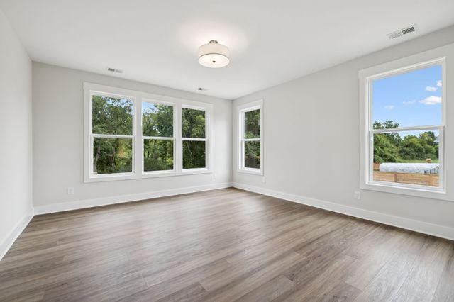 330 Thoroughbred Ln, Hartsville, TN 37074