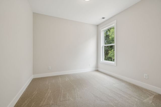 330 Thoroughbred Ln, Hartsville, TN 37074