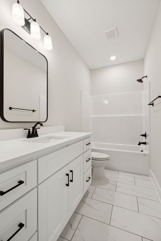 330 Thoroughbred Ln, Hartsville, TN 37074