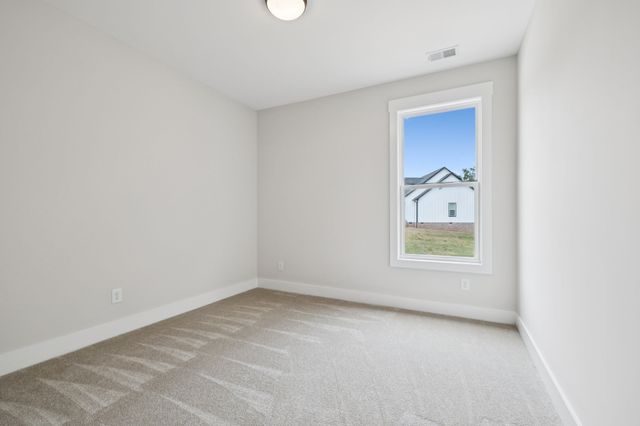 330 Thoroughbred Ln, Hartsville, TN 37074