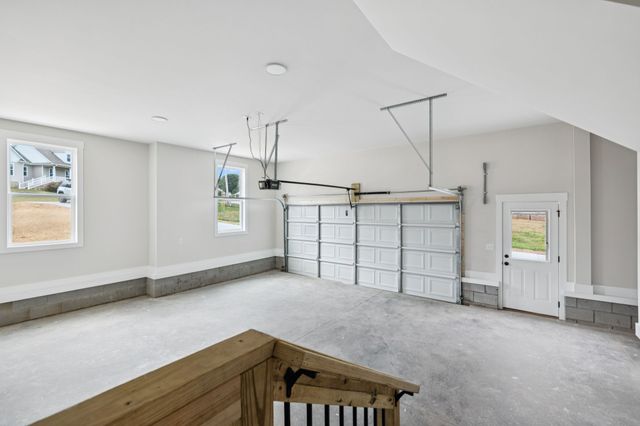 330 Thoroughbred Ln, Hartsville, TN 37074