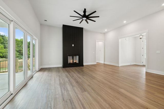 330 Thoroughbred Ln, Hartsville, TN 37074