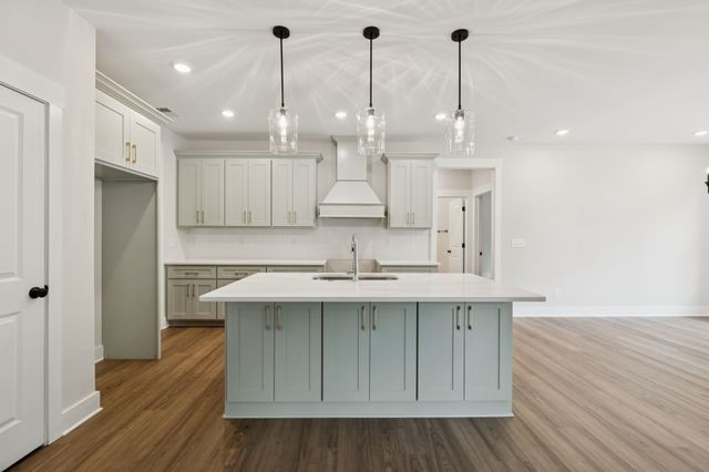 330 Thoroughbred Ln, Hartsville, TN 37074