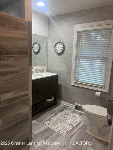 15860 Brook Road, Lansing, MI 48906