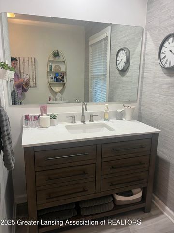 15860 Brook Road, Lansing, MI 48906