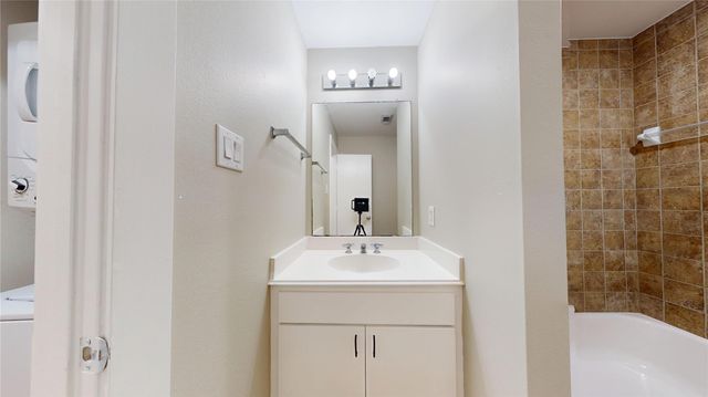 8715 Meadowcroft Drive 801, Houston, TX 77063