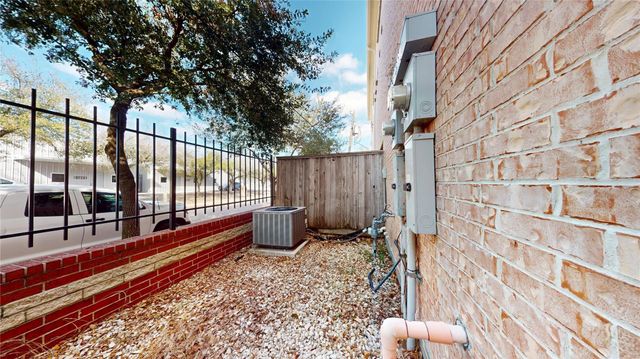 8715 Meadowcroft Drive 801, Houston, TX 77063