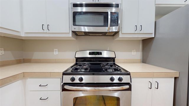 8715 Meadowcroft Drive 801, Houston, TX 77063
