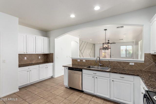 28232 N ABBY Circle, San Tan Valley, AZ 85143