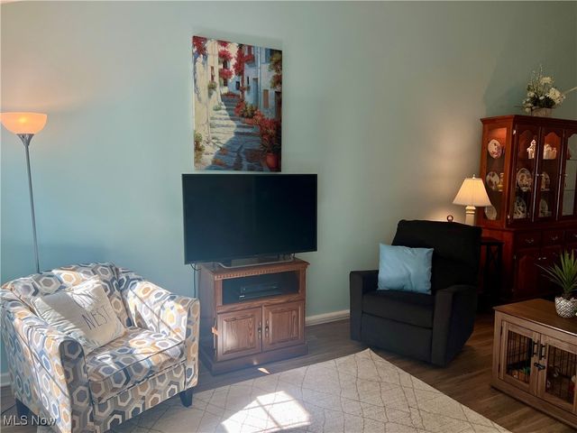 824 Wildberry Circle, Avon Lake, OH 44012