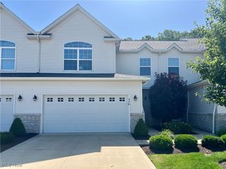 824 Wildberry Circle, Avon Lake, OH 44012