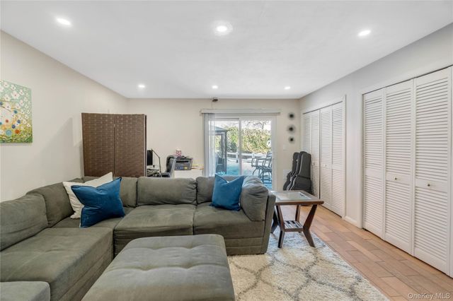 929 West Fingerboard Road, Staten Island, NY 10304