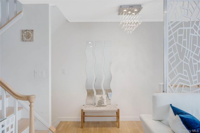 929 West Fingerboard Road, Staten Island, NY 10304