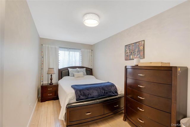 929 West Fingerboard Road, Staten Island, NY 10304