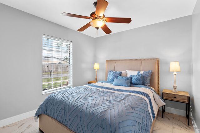 812 NW 6th Avenue, Boynton Beach, FL 33426