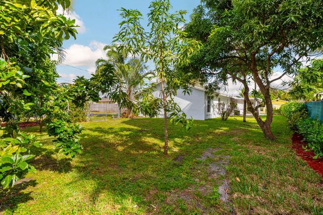 812 NW 6th Avenue, Boynton Beach, FL 33426