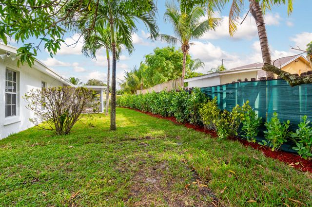812 NW 6th Avenue, Boynton Beach, FL 33426