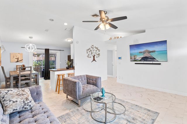 812 NW 6th Avenue, Boynton Beach, FL 33426