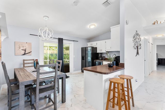 812 NW 6th Avenue, Boynton Beach, FL 33426