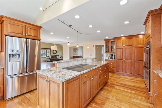 18 Robert Rd, Stow, MA 01775