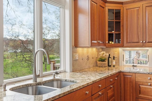 18 Robert Rd, Stow, MA 01775