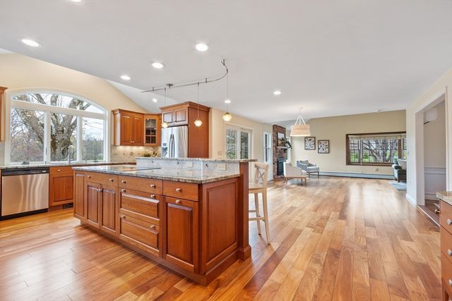 18 Robert Rd, Stow, MA 01775