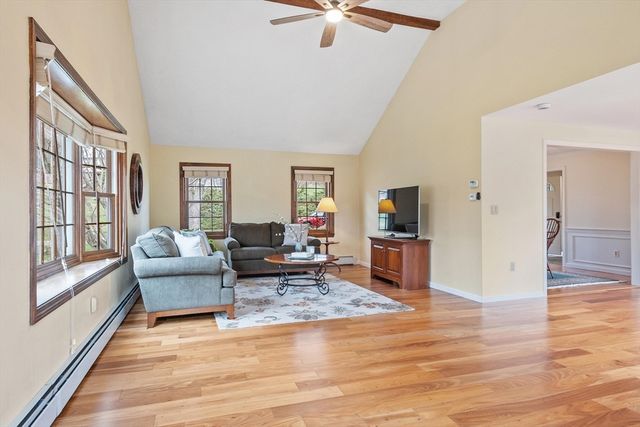 18 Robert Rd, Stow, MA 01775