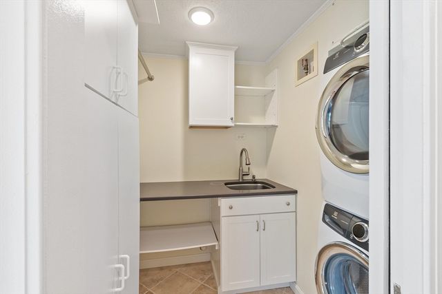 18 Robert Rd, Stow, MA 01775