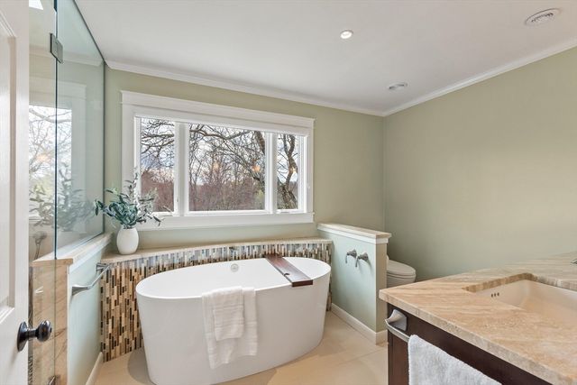 18 Robert Rd, Stow, MA 01775