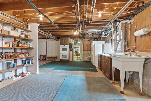 18 Robert Rd, Stow, MA 01775