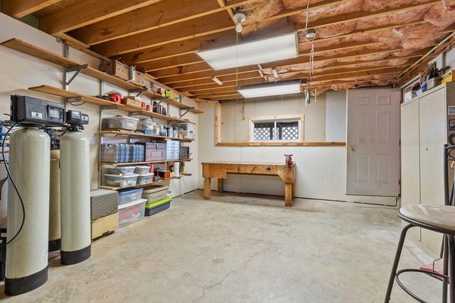 18 Robert Rd, Stow, MA 01775