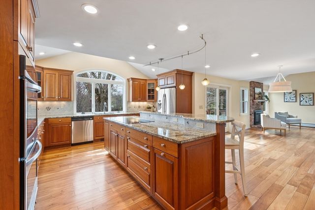 18 Robert Rd, Stow, MA 01775