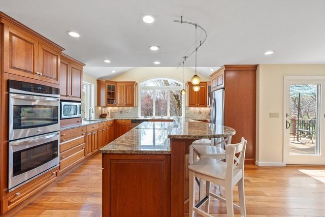 18 Robert Rd, Stow, MA 01775