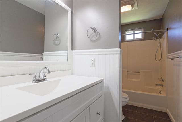 2734 W 34 Street, Millcreek, PA 16506