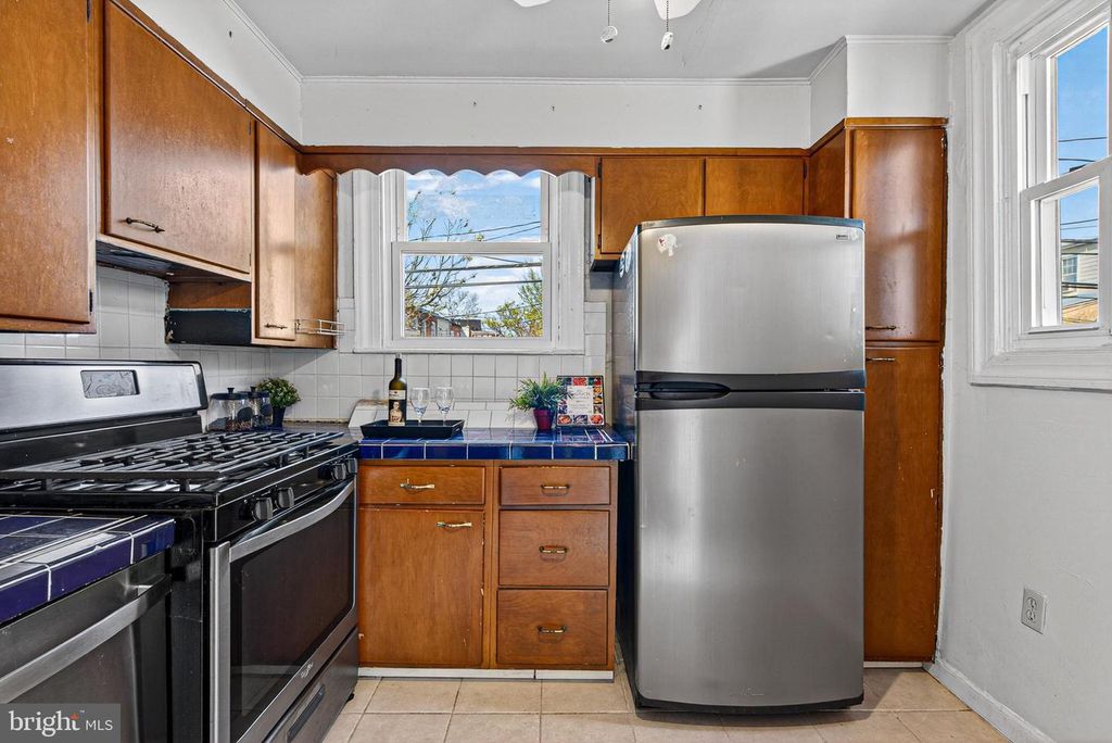 Image 10 of property listing at 3628 ELKADER RD, Baltimore, MD 21218