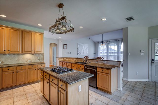 125 Clipper Court, Rockwall, TX 75032