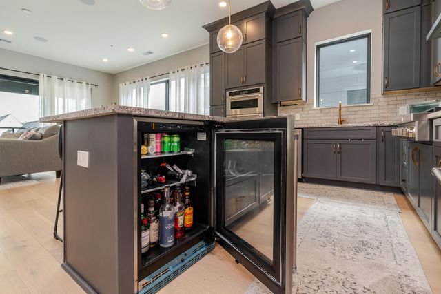 2891 Kobuk Drive, 301, Columbus, OH 43228