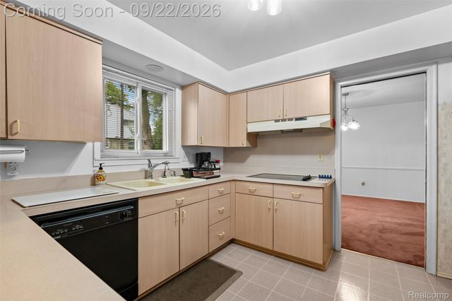 21430 Winchester Street, Southfield, MI 48076