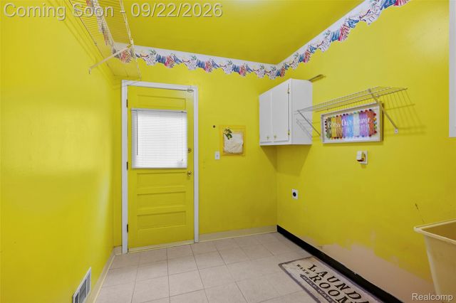 21430 Winchester Street, Southfield, MI 48076