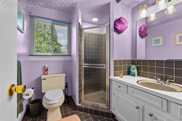 21430 Winchester Street, Southfield, MI 48076