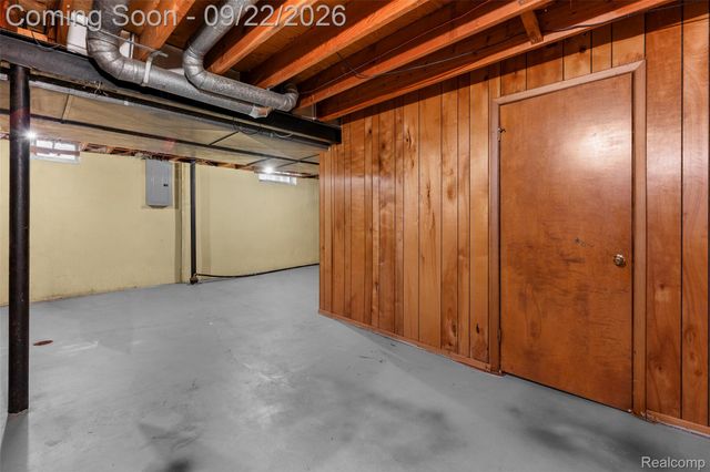 21430 Winchester Street, Southfield, MI 48076