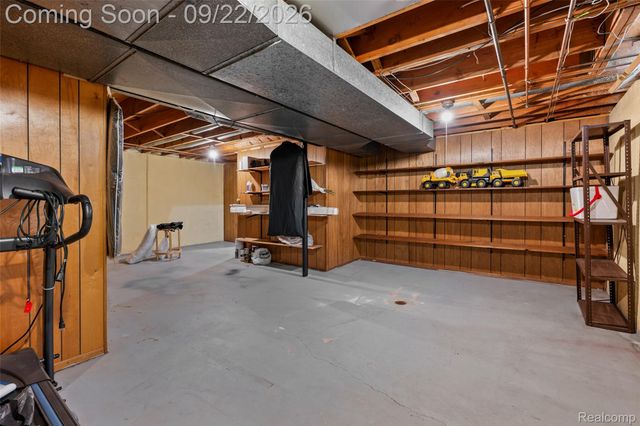 21430 Winchester Street, Southfield, MI 48076
