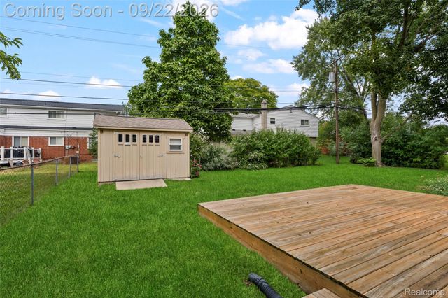 21430 Winchester Street, Southfield, MI 48076