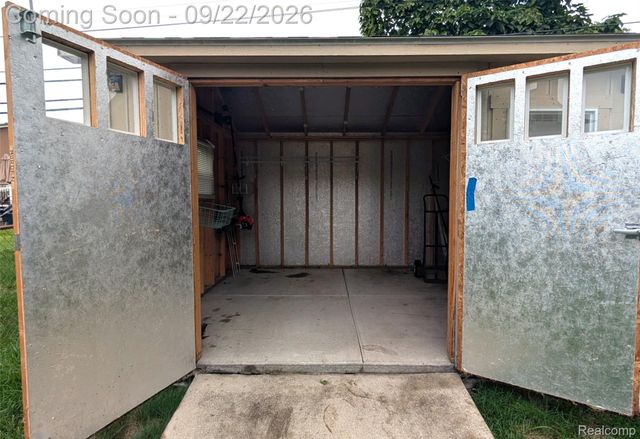 21430 Winchester Street, Southfield, MI 48076