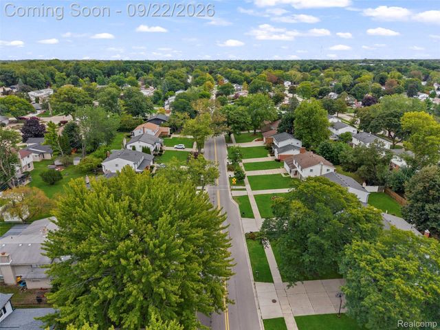 21430 Winchester Street, Southfield, MI 48076