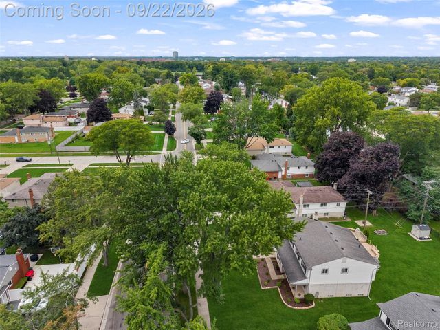 21430 Winchester Street, Southfield, MI 48076
