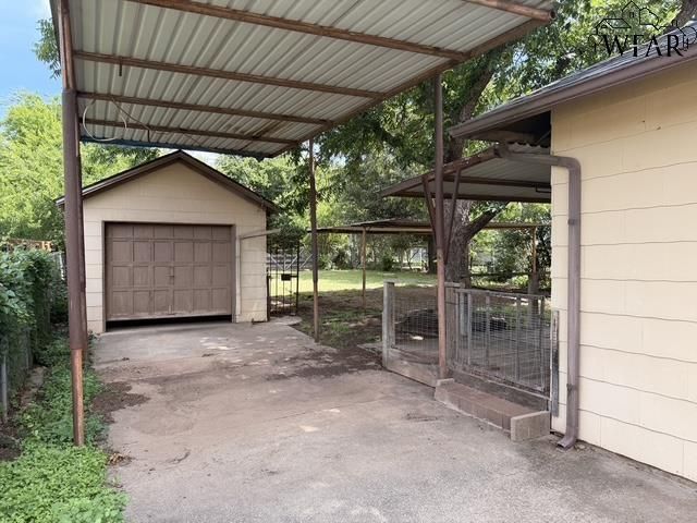 1652 DAYTON AVENUE, Wichita Falls, TX 76301